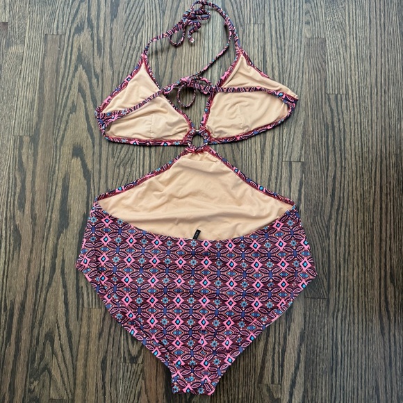 J. Crew O Ring Circle Side Cutout Waist One Piece Swimsuit size 10 - Picture 4 of 8